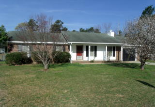1074 Quailmeadow Dr, Fayetteville NC  28314-5934 exterior