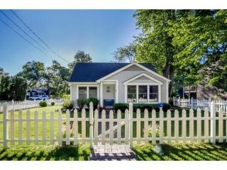 135 Cedar Island Rd, South Kingstown, RI 02882-4035