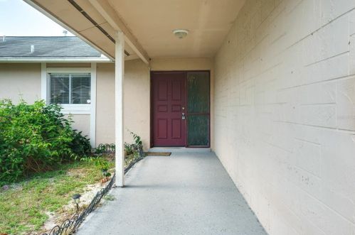 5052 Gardengate Ln, Orlando, FL 32821-8252
