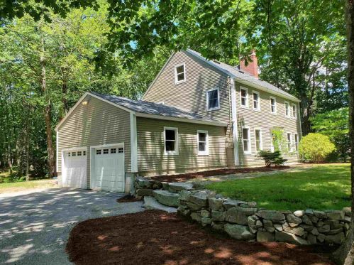 74 Piscassic Rd, Newfields, NH 03856-8213