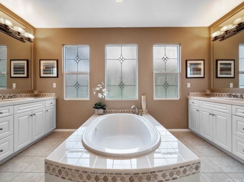 7463 Circulo Sequoia, Carlsbad CA 92009-8467 exterior