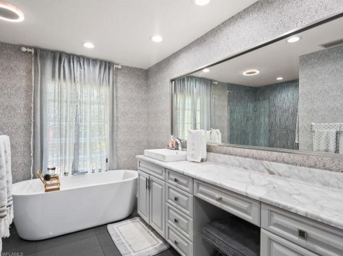 1905 Imperial Golf Course Blvd, Naples FL  34110-1007 exterior