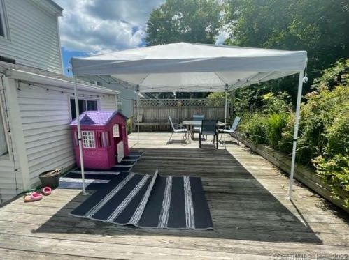 16 Esther Ave, Waterbury CT  06708-4819 exterior