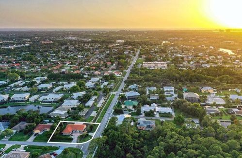 27500 Garrett St, Bonita Springs, FL 34135-4513