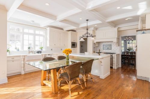 34 Myanos Rd, New Canaan, CT 06840-3922
