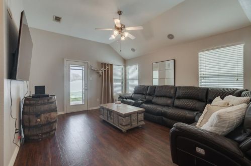 9833 Cedarcrest Dr, Aubrey TX  76227-5413 exterior