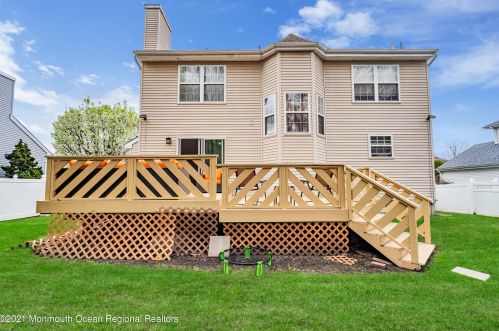 45 Enclosure Dr, Morganville NJ  07751-1807 exterior