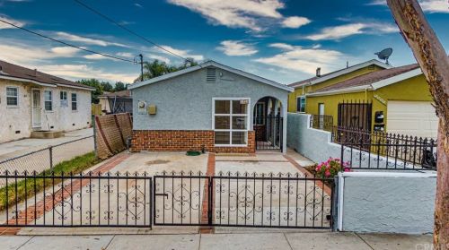 1950 Arlington St, Long Beach, CA 90810-2105