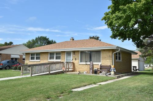 6520 Bottsford Ave, Milwaukee, WI 53220-3446