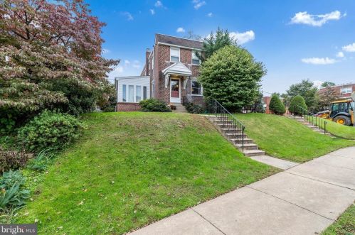 537 Fountain St, Philadelphia, PA 19128-2450