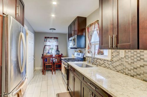 134 Greenwich Ave, Roosevelt, NY 11575-1222