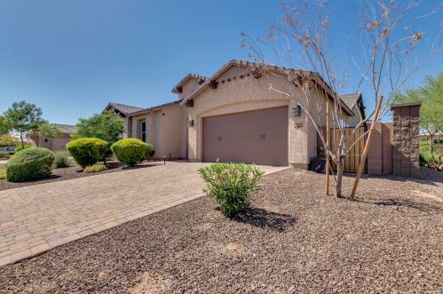 1050 Buffalo St, Gilbert, AZ 85295-1132