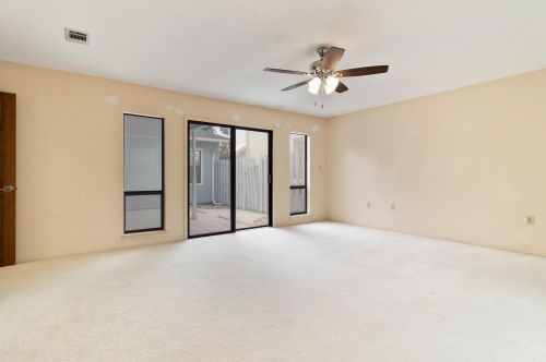935 Holbrook Cir, Fort Walton Beach FL  32547-6733 exterior