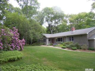 25 Circle Dr, Shoreham, NY 11786-1353
