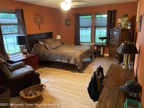 410 Daisy Ct, Jackson Twp NJ  08527-2585 exterior