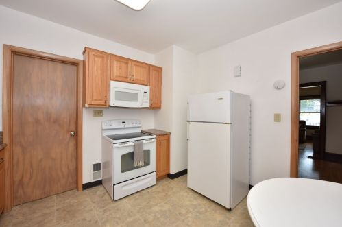 2737 Howell Ave, Milwaukee WI 53207-2013 exterior