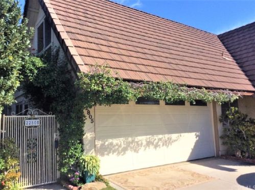 22805 Garzota Dr, Santa Clarita, CA 91354-2311
