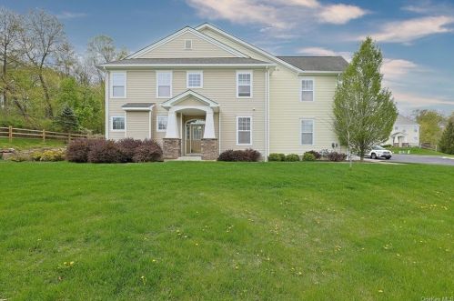 48 Avoncroft Ln, Middletown NY  10940-5086 exterior