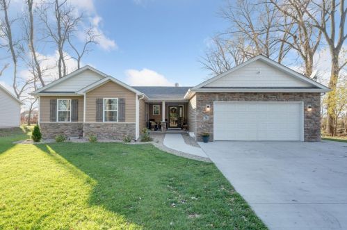 70 Pearl St, Wheatfield, IN 46392-7462