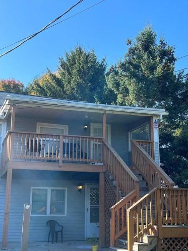 8361 Schantz Rd, Breinigsville, PA 18031-1515