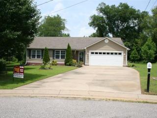 1067 Sir James Ave, Dyersburg, TN 38024-7344