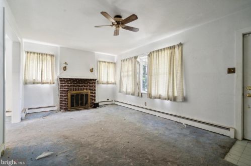 404 Court St, Gardenville, PA