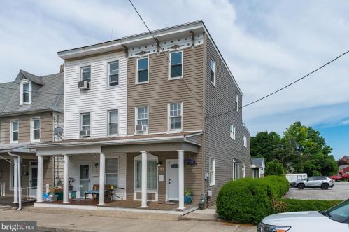 67 1st Ave, Red Lion, PA 17356-1703