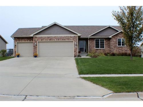 16009 Wilden Dr, Des Moines, IA 50323-2562