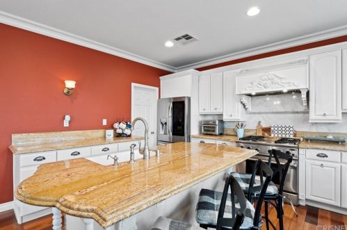 28423 Connick Pl, Santa Clarita CA  91350-1991 exterior