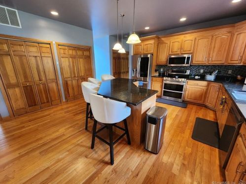 814 Exeter Rd, Exeter CT 06249-1706 exterior