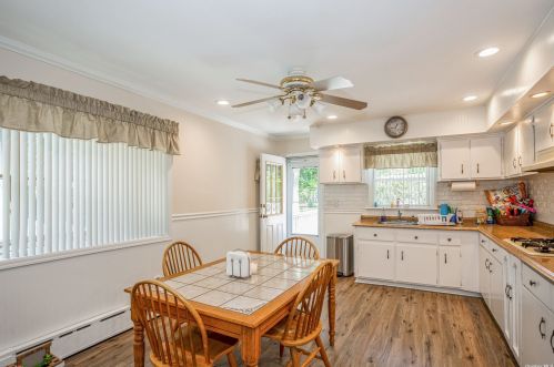 79 Somerset Ave, Manor Park NY  11950-4224 exterior