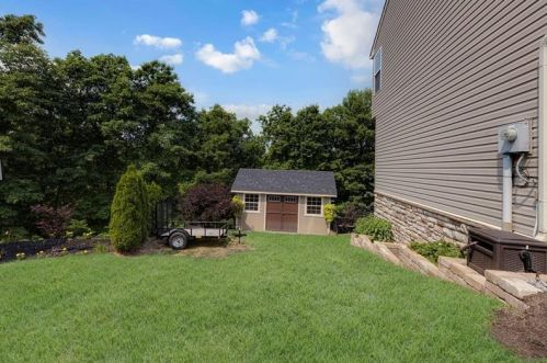 108 Twin Oaks Dr, Beaver Falls, PA 15010-8470
