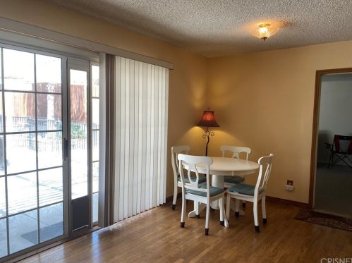 24421 Shadeland Dr, Santa Clarita CA  91321-3616 exterior