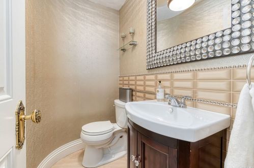 2672 Rachel St, North Bellmore NY  11710-5414 exterior