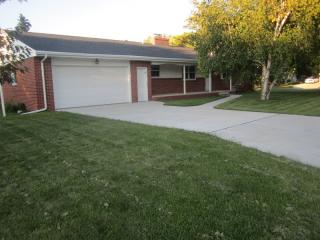 512 Saint John St, Luxemburg, WI 54217-1130