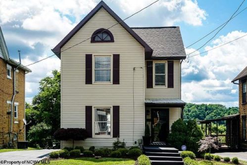 1042 Virginia Ave, White Hall, WV 26554-3653