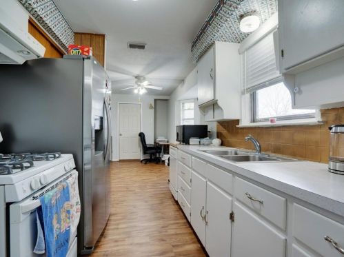 825 Crosby Ave, Fort Worth TX 76108-1006 exterior