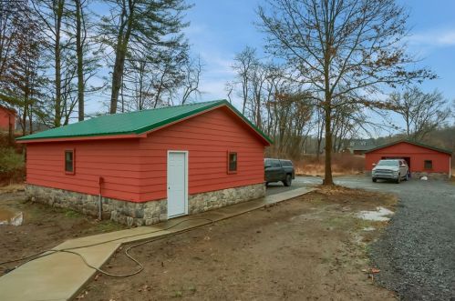 3778 Frew Mill Rd, New Castle PA  16101-8112 exterior