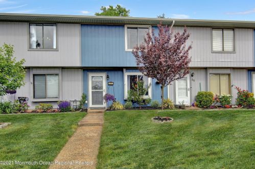 53 Creek Rd, Bricktown, NJ 08724-3307