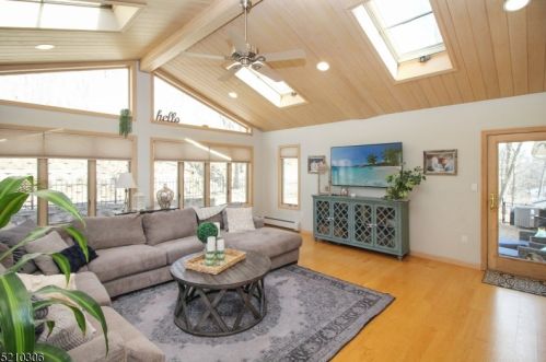 46 Summerfield Rd, Belvidere NJ  07823-2712 exterior