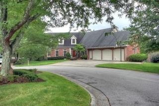 2152 Island Dr, Lexington, KY 40502-3114