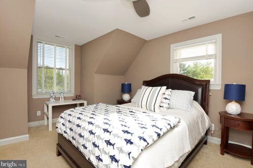 12 Governors Ln, Princeton NJ  08540-3667 exterior