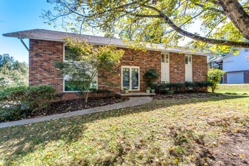 9712 Panama Dr, Knoxville, TN 37923-2031
