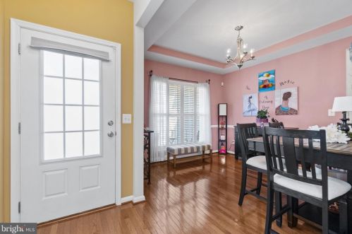 18571 Quantico Gateway Dr, Triangle, VA 22172-1774
