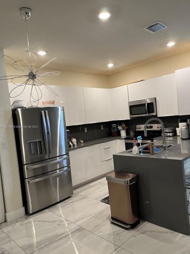 10307 34th Ct, Hialeah FL  33018-1879 exterior