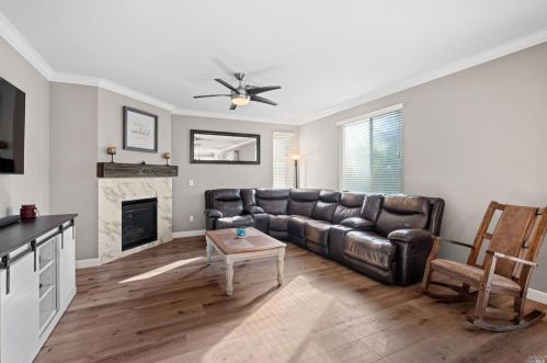 7018 Westminster Ct, Vacaville CA  95687-8254 exterior