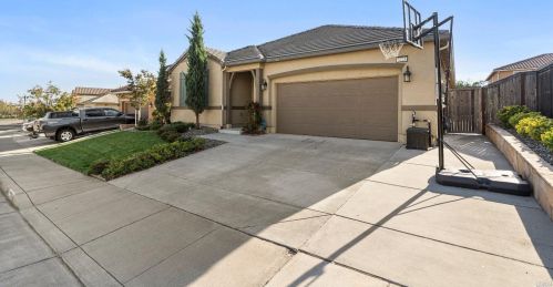 5223 Mayrene Bates Ln, Fairfield, CA 94533-1496