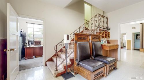 855 7 St, Santa Rosa CA  95401-6106 exterior