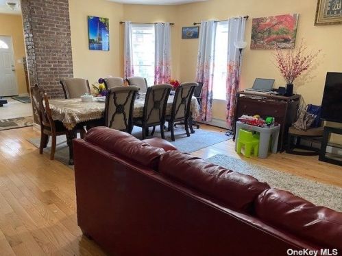 13-12 Mcbride St, Far Rockaway NY  11691-2416 exterior