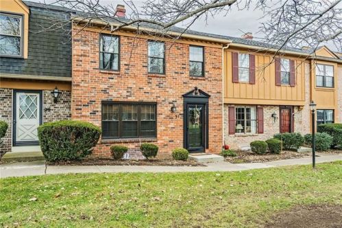 31 Georgetown Ln, Fairport, NY 14450-3333